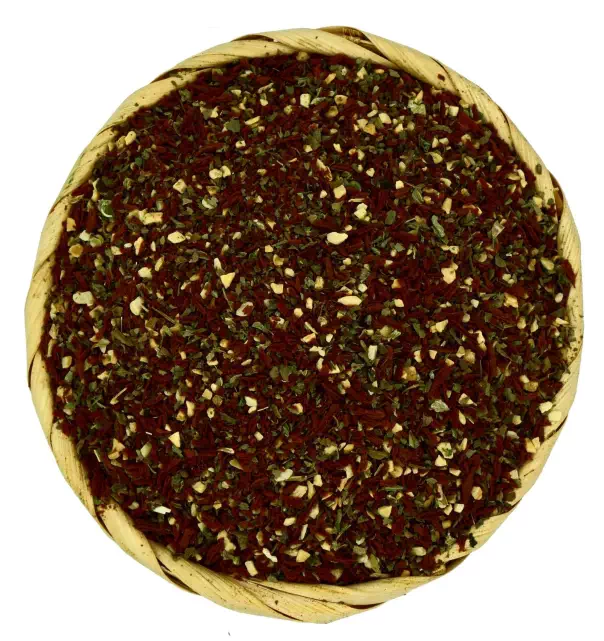 pomidor-z-czosnkiem-i-bazylią-up-NaturHerb.webp